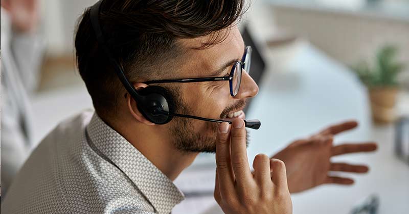Man using a pair of headphones